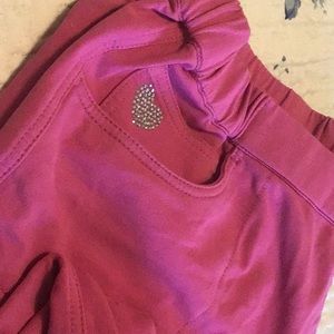 Dark pink Quacker Factory Dream Jeans cropped pants